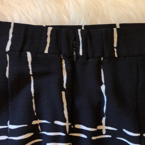 3/$25High waisted Tribal printed black white skirt - Picture 5 of 7